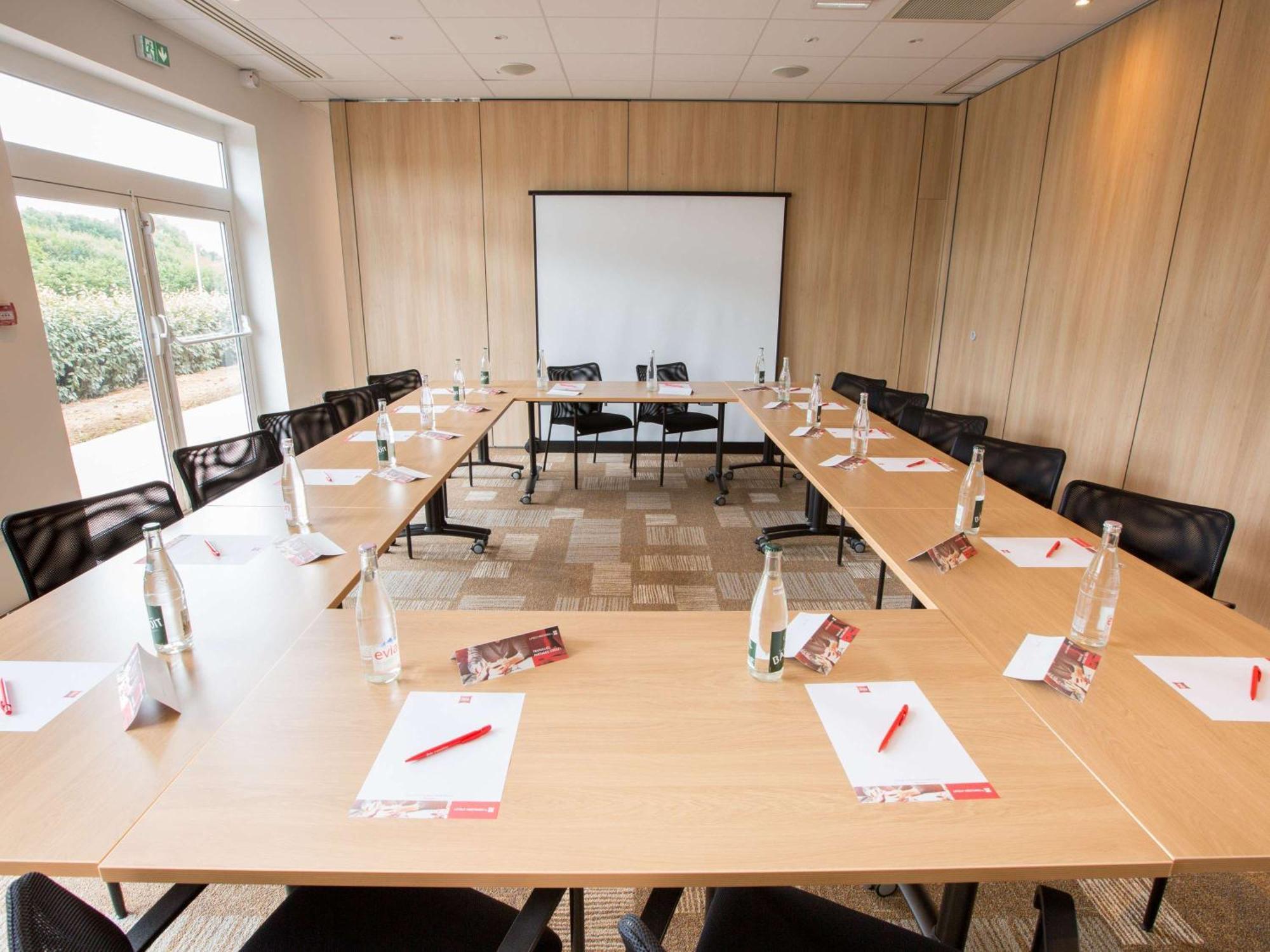 Ibis Cherbourg La Glacerie Екстериор снимка